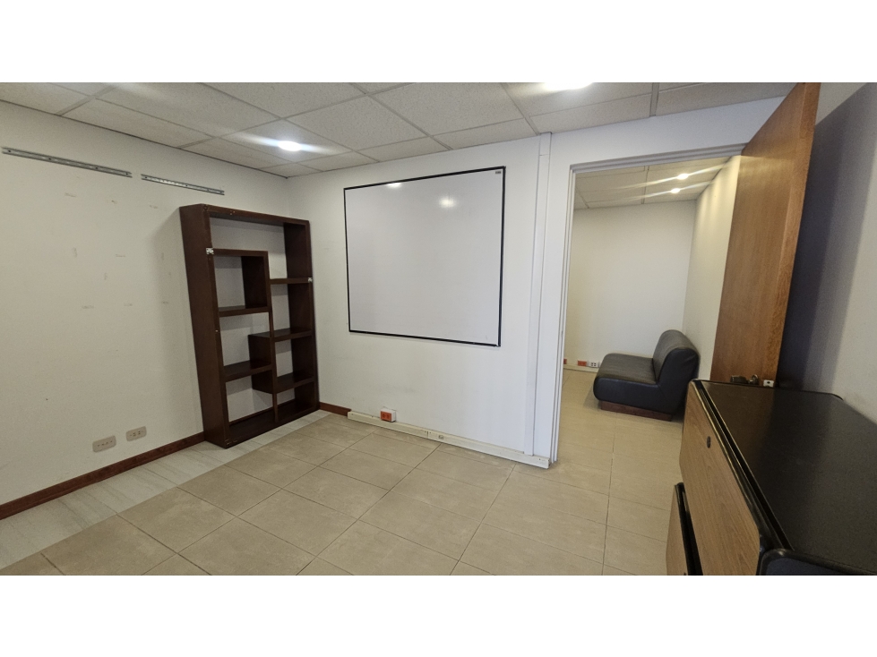 OFICINA EN VENTA SANTA BARBARA UNICENTRO — foto 2