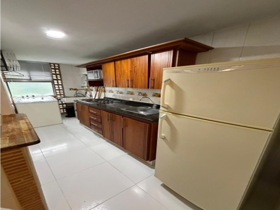Apartamento En Arriendo En Calasanz Medellín — foto 2