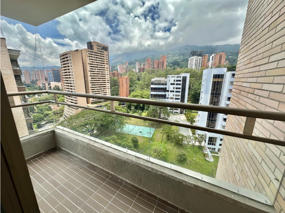 Arriendo Apartamento en el Poblado sector Loma de los Gonzalez