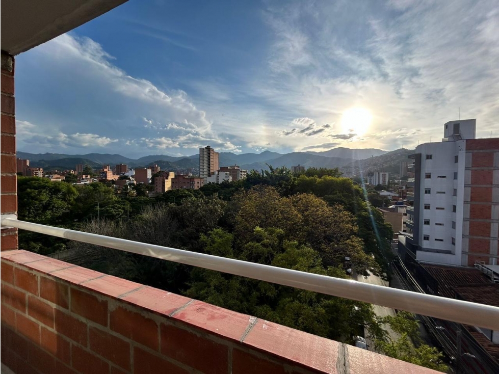 Apartamento En Venta En La Floresta Medellín