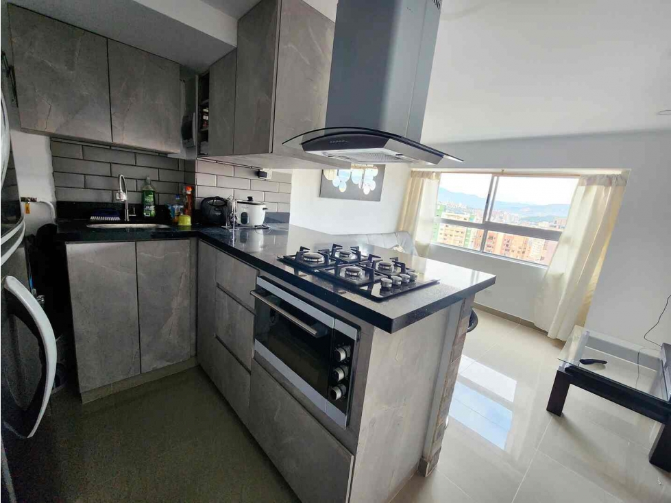 Apartamento En Venta Barrio Cristobal Medellín — foto 2