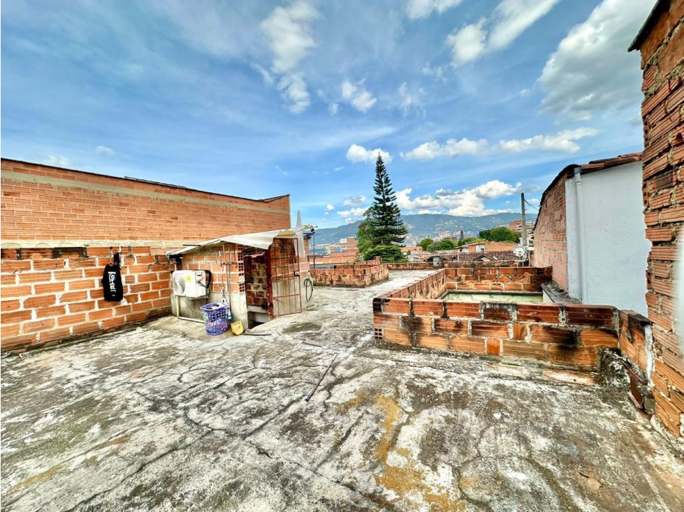 Casa En Venta En Laureles