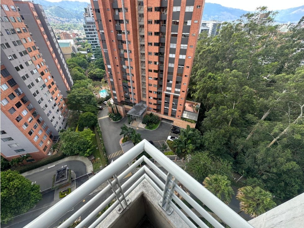Arriendo apartamento dúplex en el Poblado