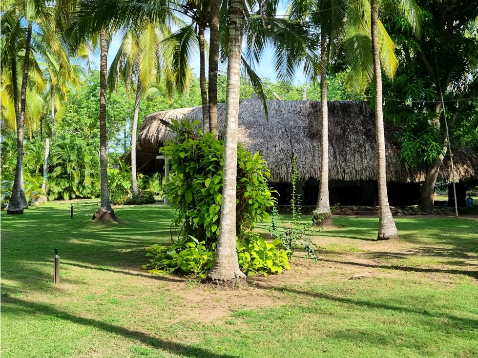 Ecolodge en Venta en Palomino, 100 metros frente de Playa, Colombia - 3
