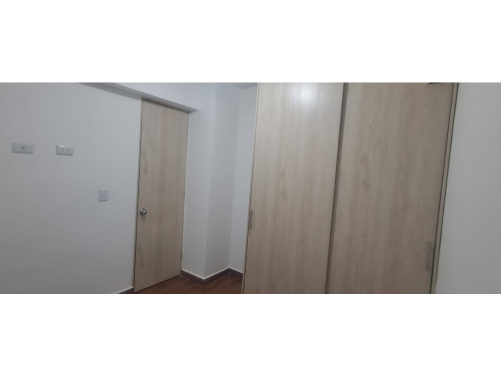 Se arrienda apartamento en Alamos 23