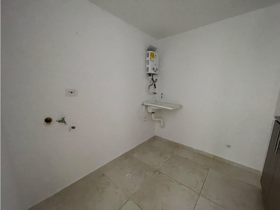 SE VENDE APARTAMENTO EN VENTA GRANADA CENTER — foto 2