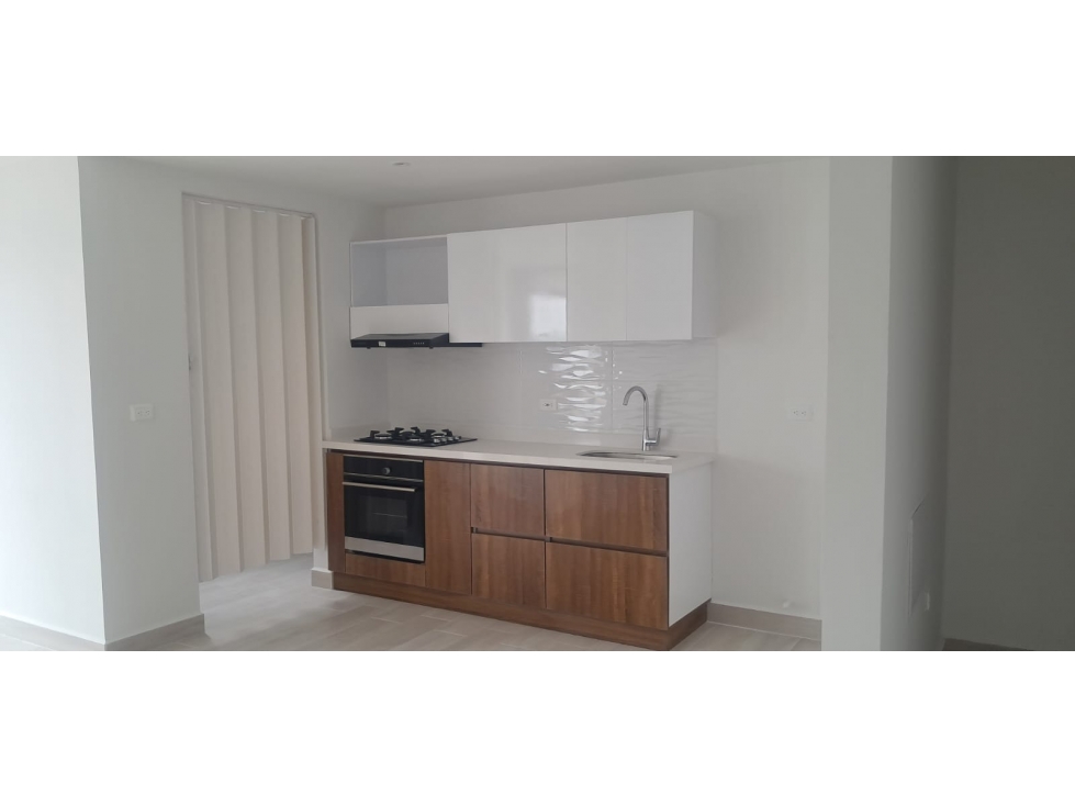 SE VENDE APARTAMENTO EN TORRE NURIA - SECTOR LA CASTELLANA — foto 4