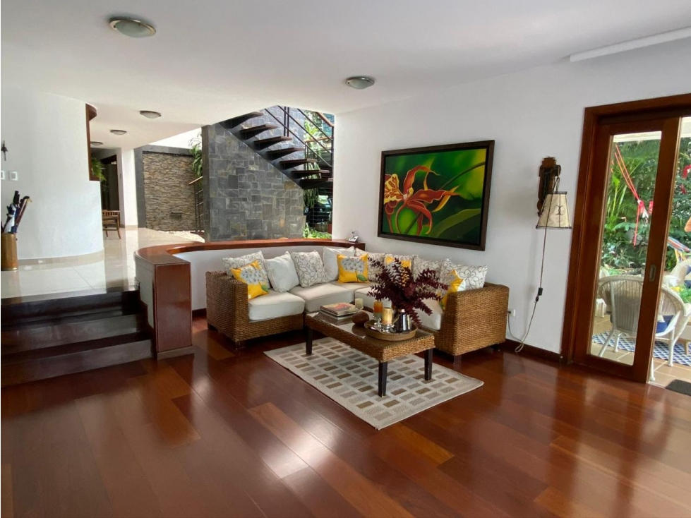 CASA DE LUJO EN VENTA CON PISCINA, ENERGÍA SOLAR - CRISTALES — foto 3
