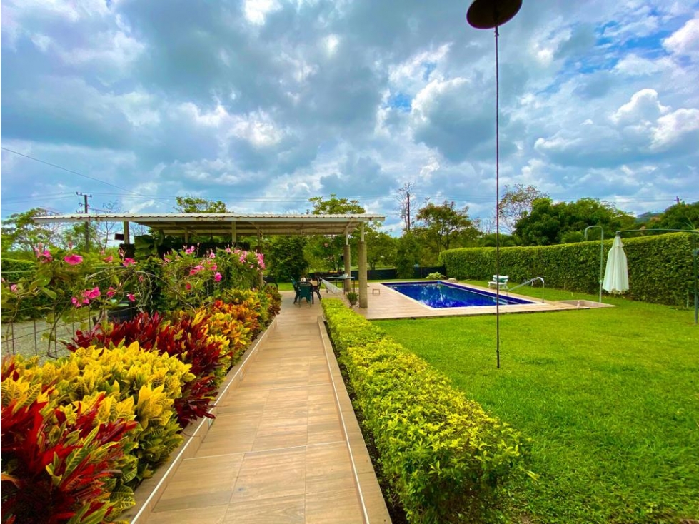 CASA CAMPESTRE CON PISCINA ALFAGUARA JAMUNDI VERDE HORIZONTE — foto 3