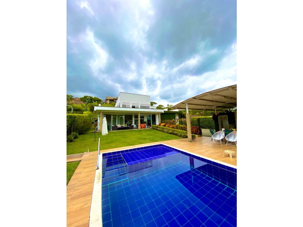 CASA CAMPESTRE CON PISCINA ALFAGUARA JAMUNDI VERDE HORIZONTE — foto 2