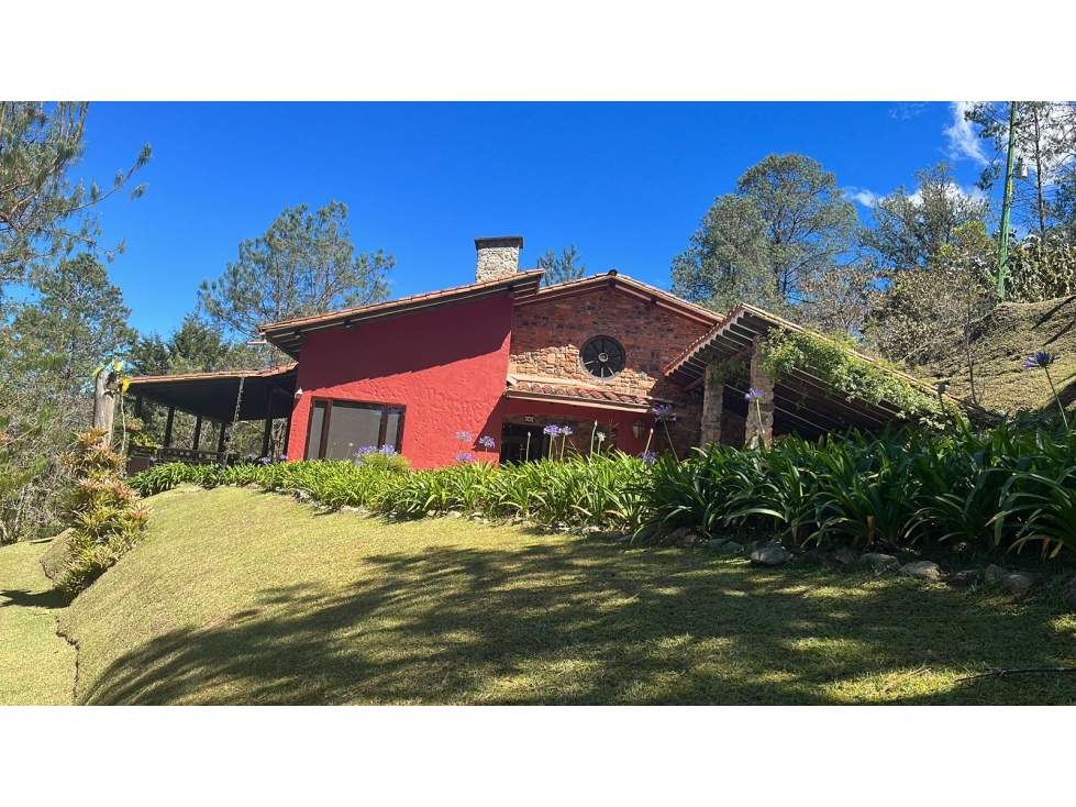 VENTA O ARRIENDO ACOGEDORA Y AMPLIA CASA EN PARCELACION, EL RETIRO