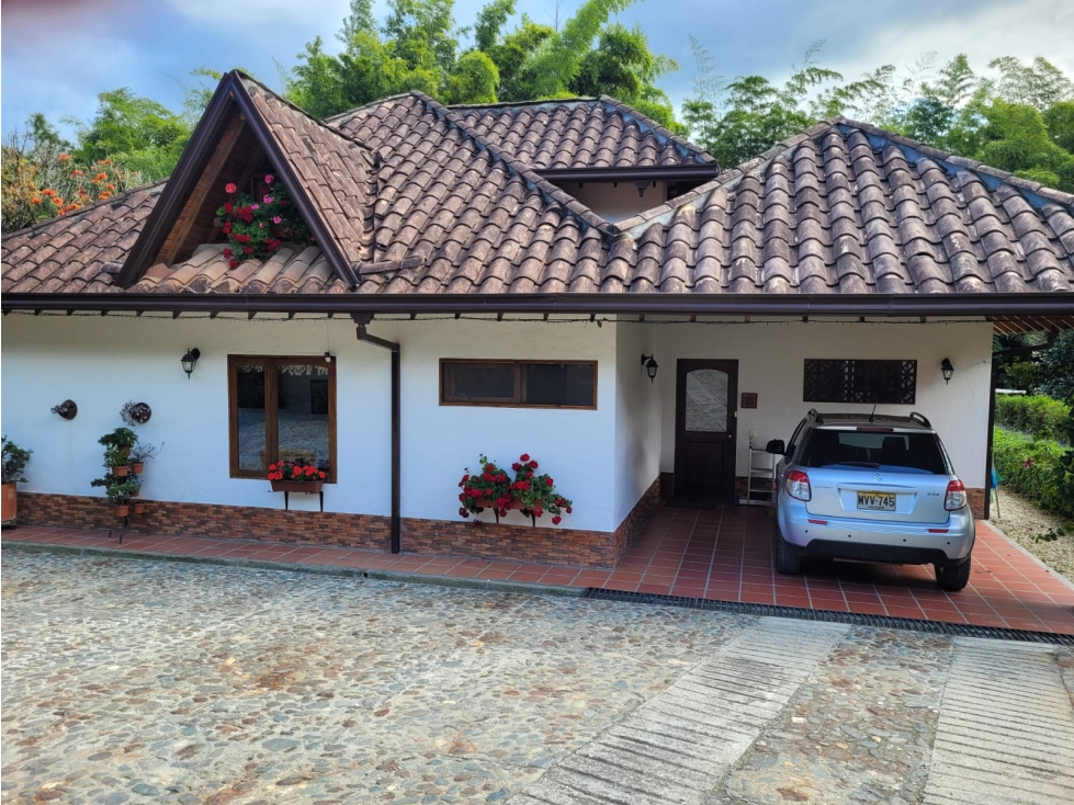 CÁLIDA Y HERMOSA CASA CAMPESTRE EN RIONEGRO — foto 3