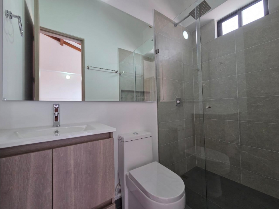 CÓMODA Y ACOGEDORA CASA EN EL RETIRO — foto 5