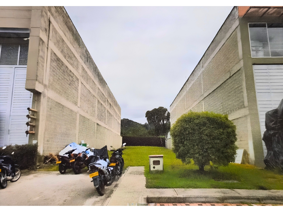 LOTE INDUSTRIAL EN RIONEGRO, CERCA A AEROPUERTO