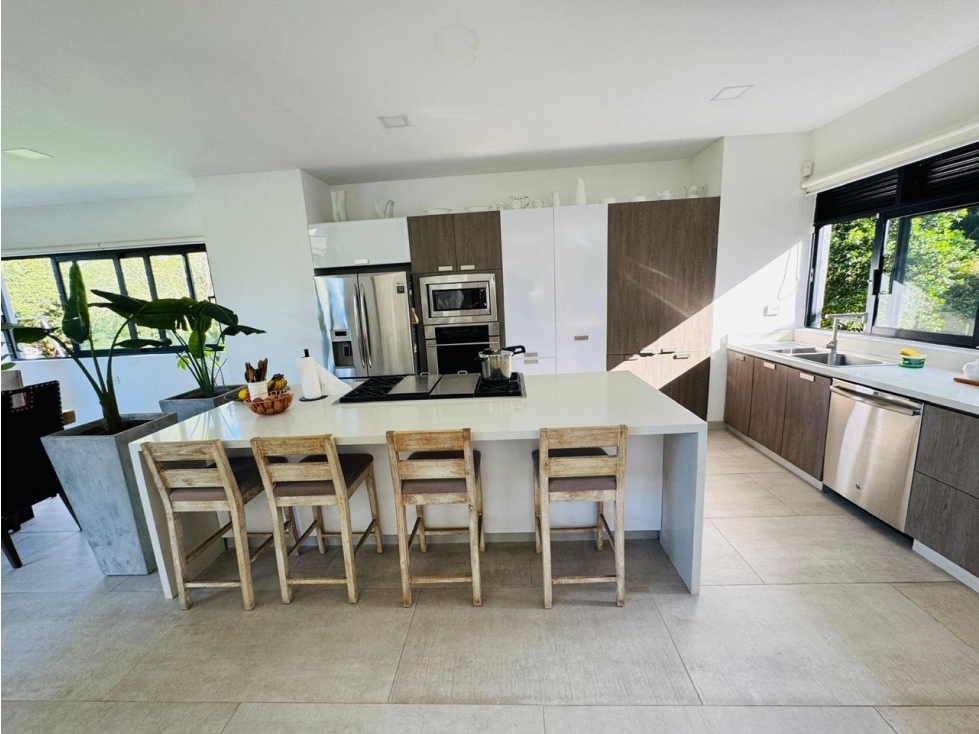 AMPLIA Y HERMOSA CASA EN LLANOGRANDE, RIONEGRO — foto 4