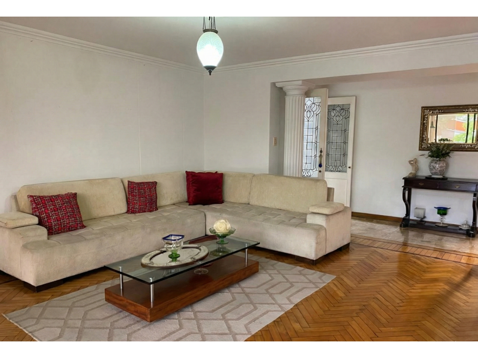 AMPLIO E ILUMINADO APARTAMENTO EN VENTA EN EL POBLADO — foto 2