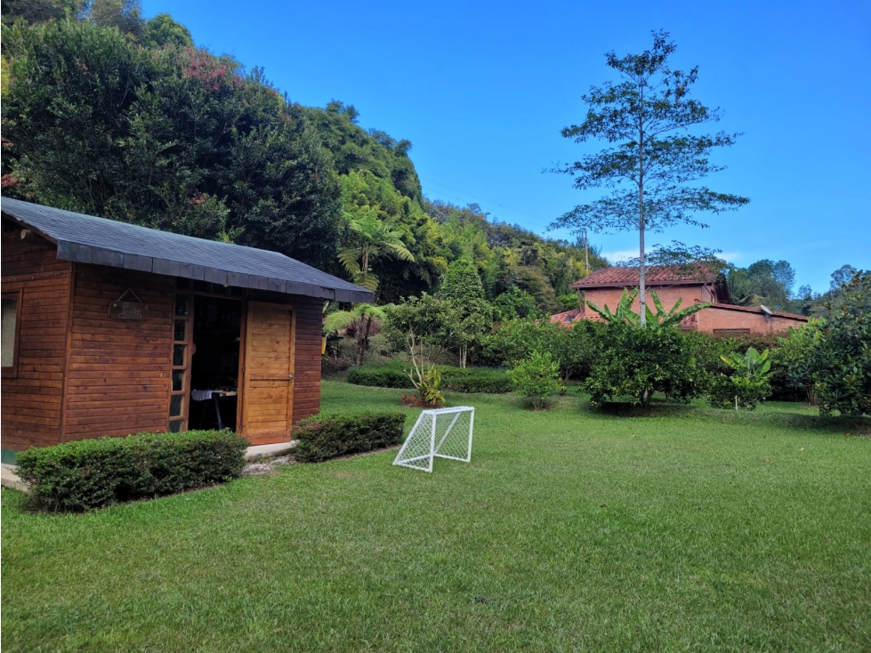 CÁLIDA Y HERMOSA CASA CAMPESTRE EN RIONEGRO — foto 2