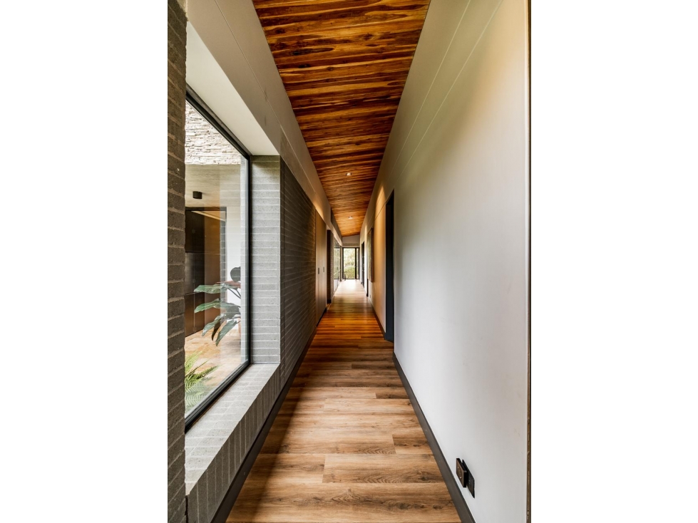 ESPECTACULAR CASA SOSTENIBLE EN CONDOMINIO EN EL RETIRO — foto 4