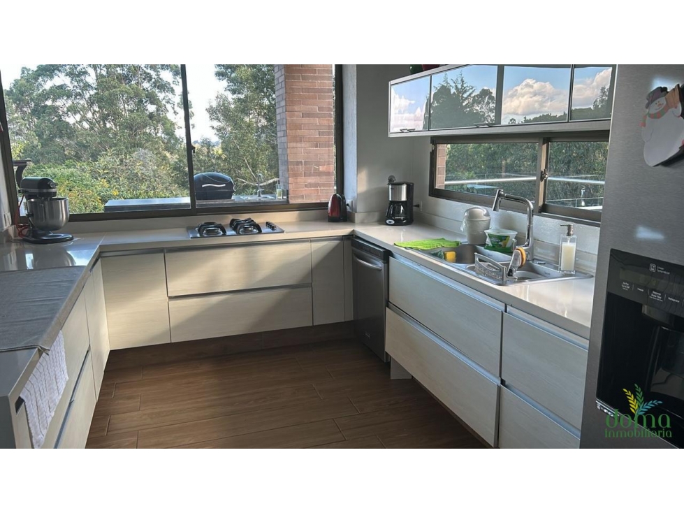 VENTA ESPECTACULAR CASA, EN RIONEGRO CON ALCOBA EN EL PRIMER PISO — foto 5