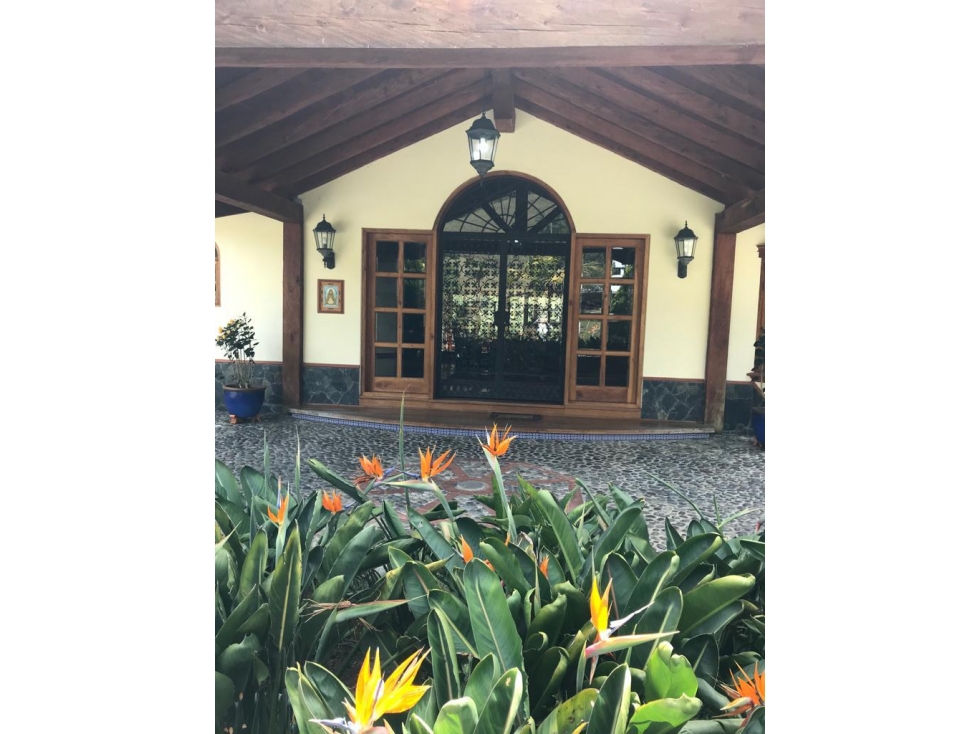 VENTA EXCLUSIVA CASA EN ENVIGADO con posiblidad de hacer otra vivienda