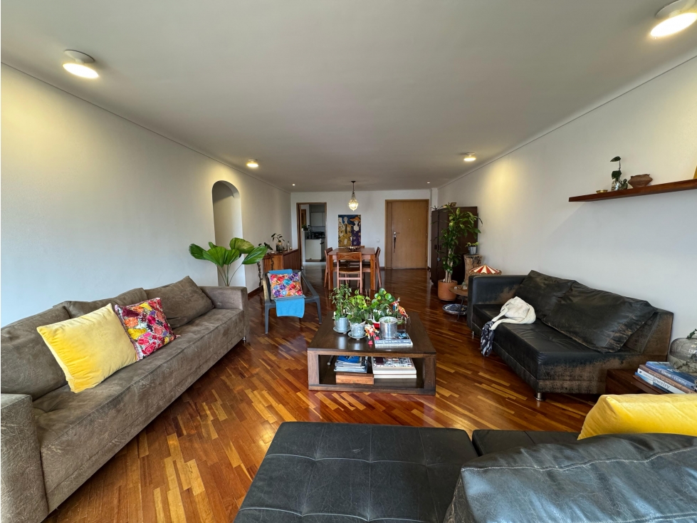 EN VENTA AMPLIO APARTAMENTO EN EXCLUSIVO SECTOR DE EL POBLADO — foto 2