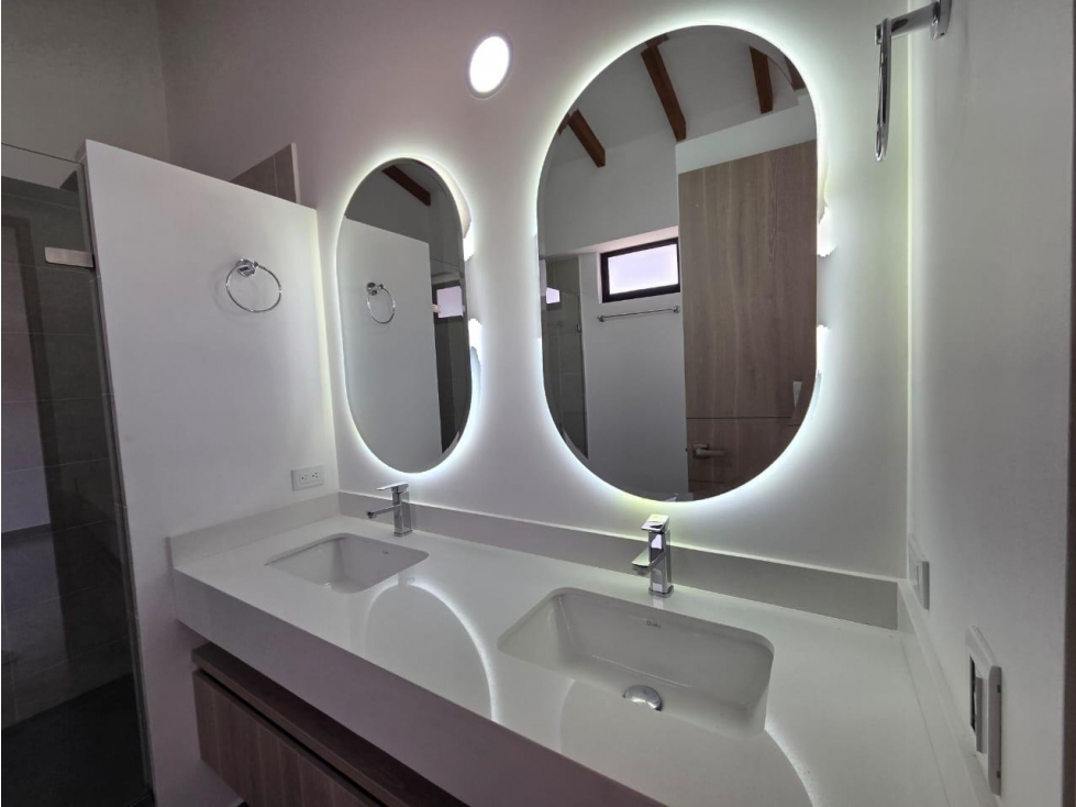 CÓMODA Y ACOGEDORA CASA EN EL RETIRO — foto 6