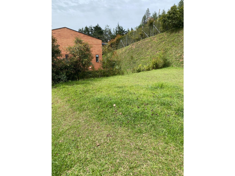 LOTE EN UNIDAD CERRADA EN EL RETIRO — foto 3