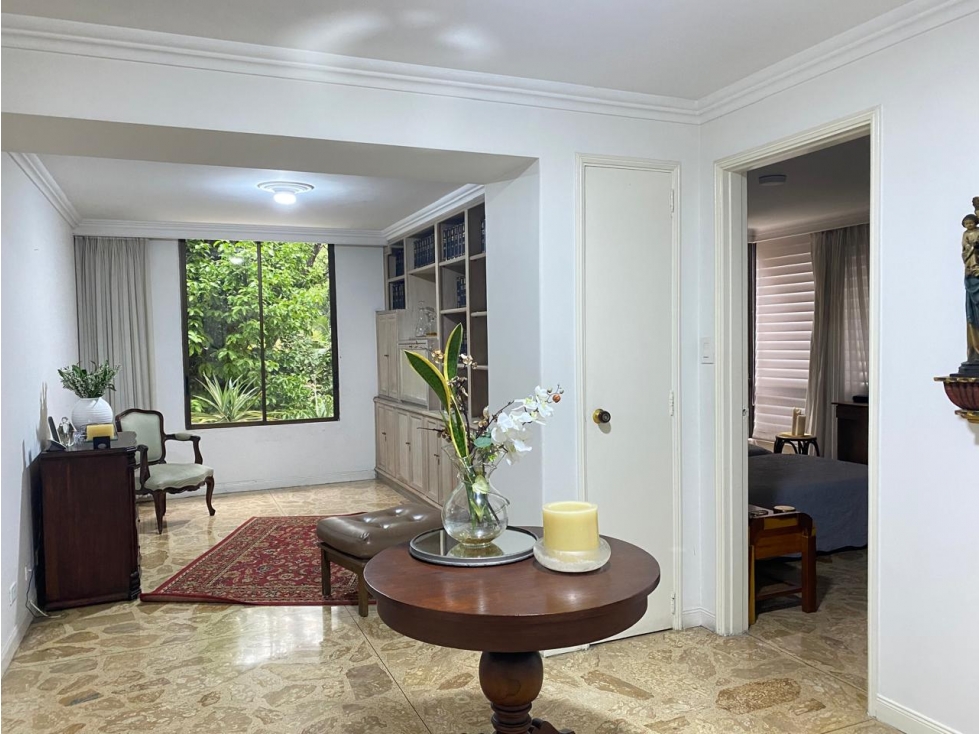 AMPLIO E ILUMINADO APARTAMENTO EN VENTA EN EL POBLADO