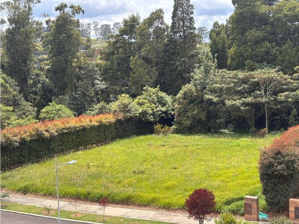 VENTA LOTE EN UNIDAD CERRADA, SECTOR LA ACUARELA - ALTO DE LAS PALMAS — foto 2