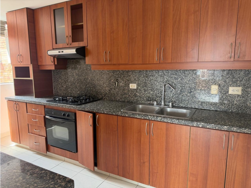 AMPLIO APARTAMENTO, EN UBICACION ESTRATEGICA EN EL POBLADO — foto 6