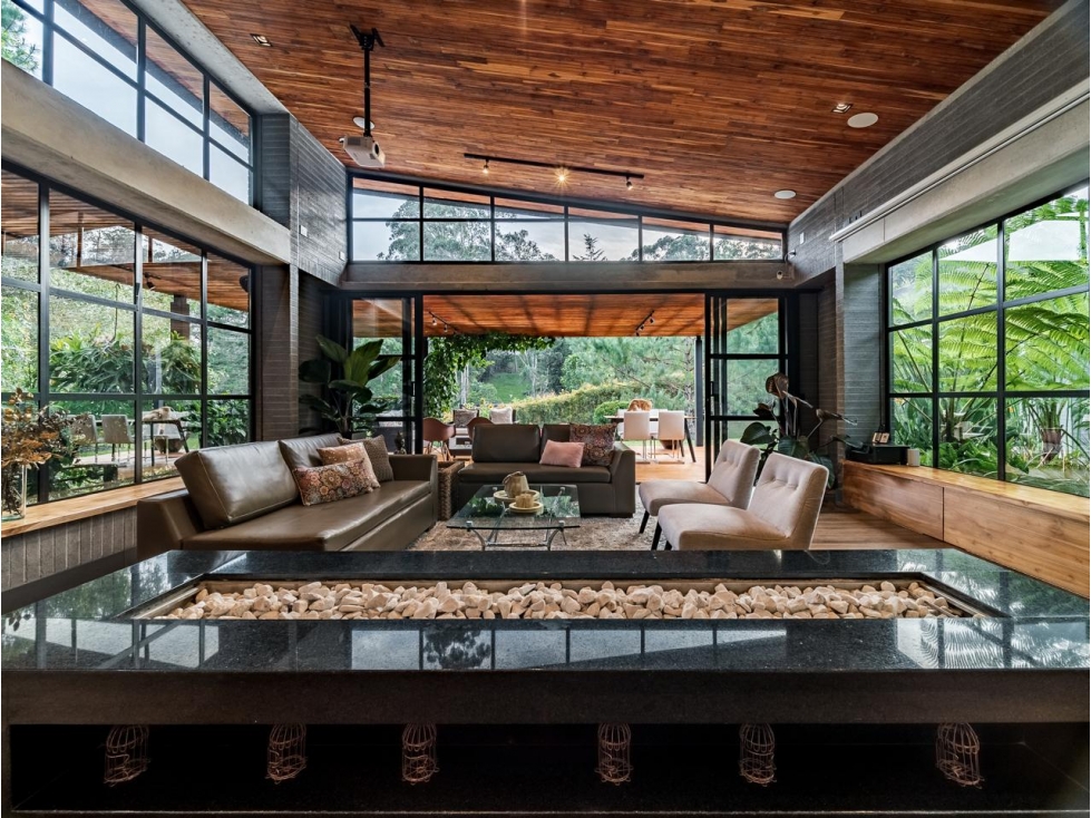 ESPECTACULAR CASA SOSTENIBLE EN CONDOMINIO EN EL RETIRO