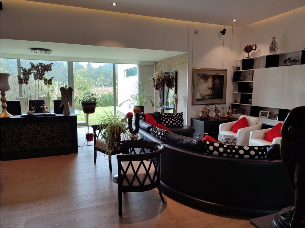 HERMOSA CASA ESQUINERA EN ALTO DE LAS PALMAS, ENVIGADO — foto 4