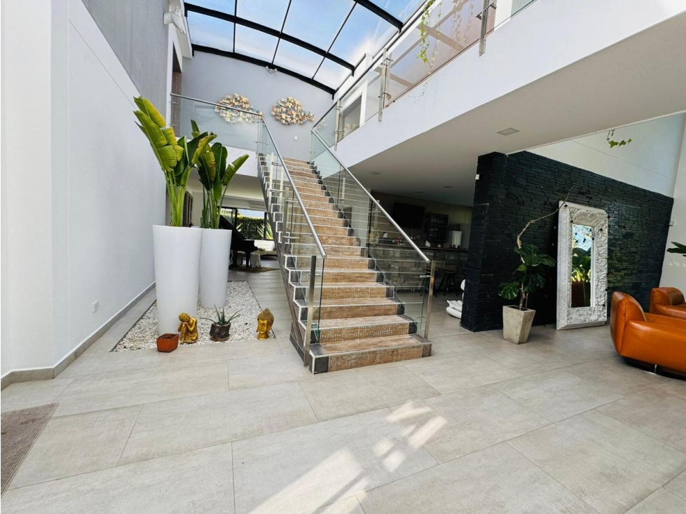 AMPLIA Y HERMOSA CASA EN LLANOGRANDE, RIONEGRO — foto 2