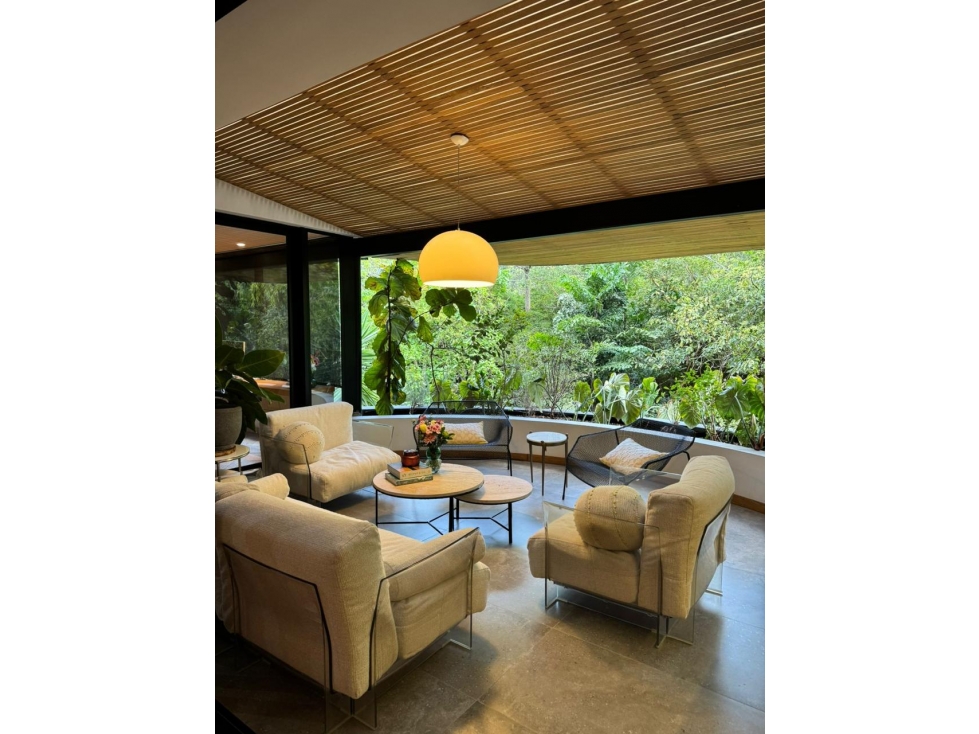 APARTAMENTO DE LUJO TOTALMENTE REFORMADO, EN EL POBLADO CLUB CAMPESTRE