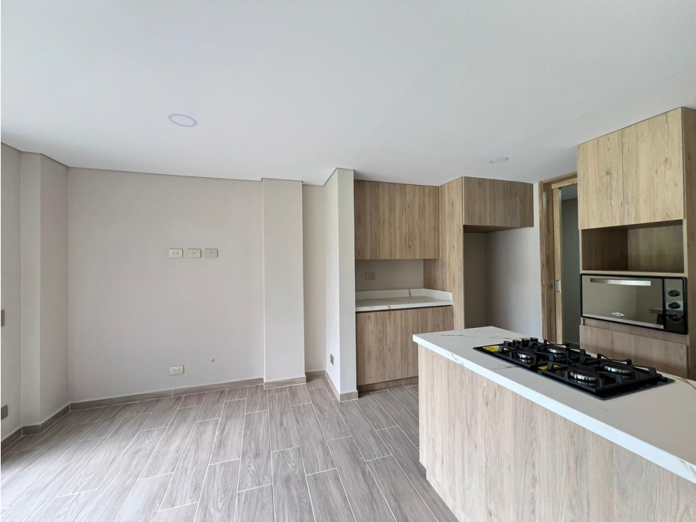 VENTA DE CASA ESQUINERA EN UNIDAD CERRADA DEL RETIRO — foto 3
