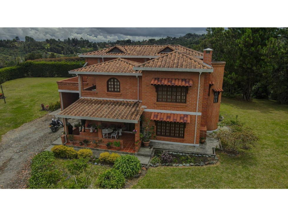 Venta de casa campestre en Santa Elena