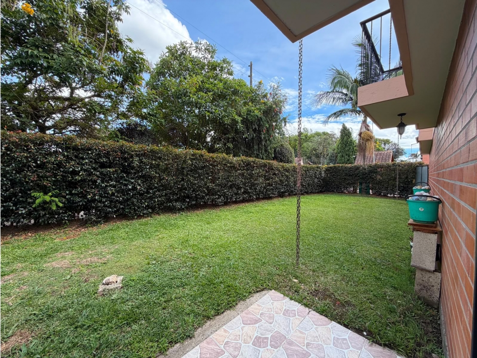 EN VENTA CASA ESQUINERA CON ZONA VERDE PRIVADA EN LLANOGRANDE — foto 6
