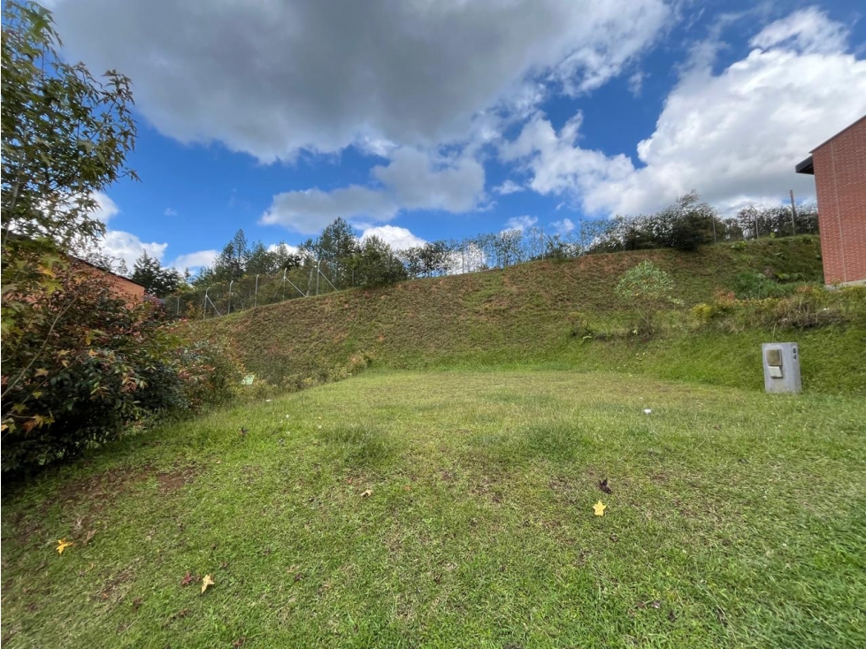 Venta de Lote en Unidad Cerrada El Retiro