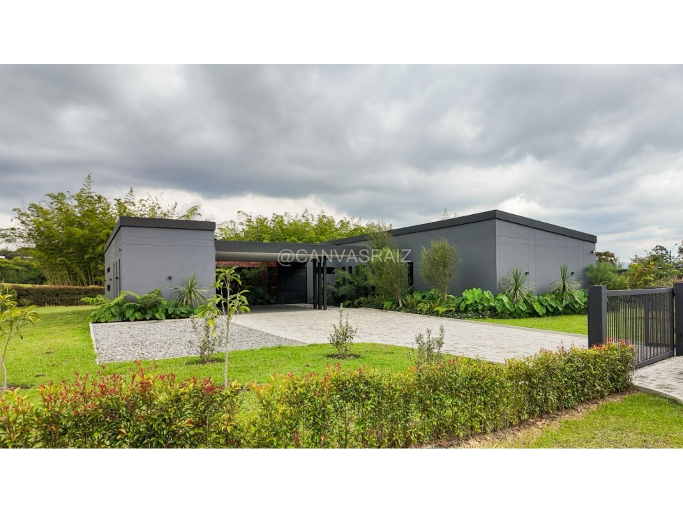 Venta de Casa Moderna para Estrenar Llanogrande