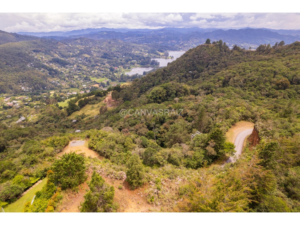 LOTE EN PARCELACIÓN CON HERMOSA VISTA HACIA FIZEBAD Y LA REPRESA