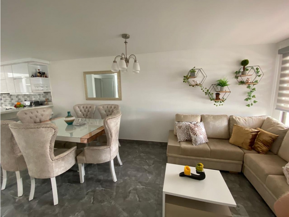 SE VENDE CASA EN UNIDAD CERRADA EN LA CEJA