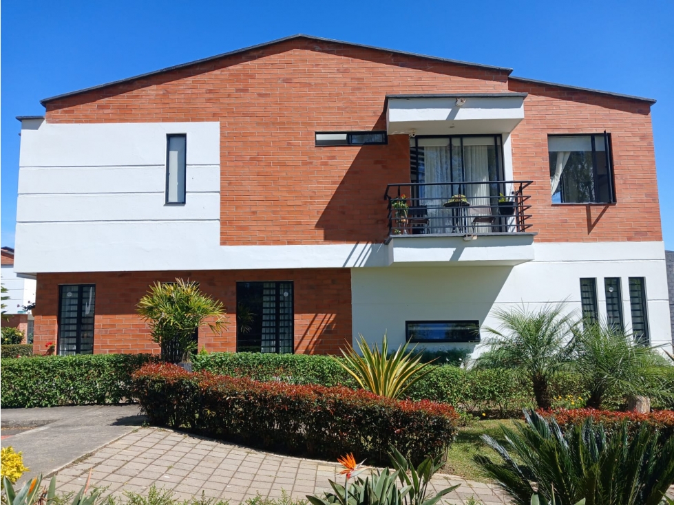VENTA DE CASA ESQUINERA EN LA CEJA