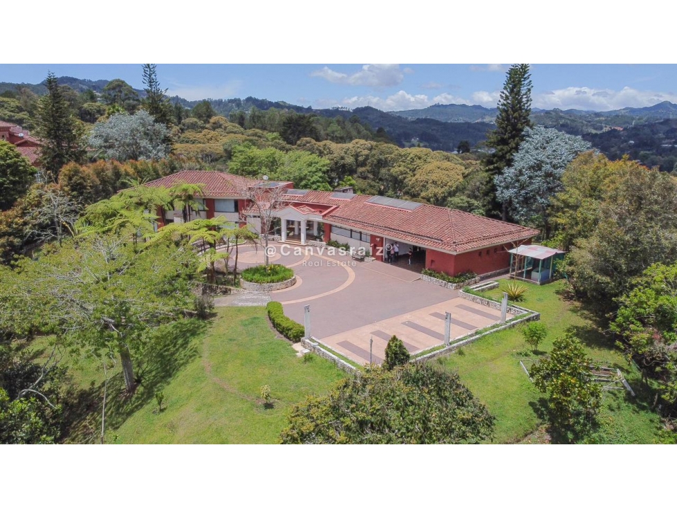 EN VENTA CASA CAMPESTRE DE LUJO EN FIZEBAD, EL RETIRO
