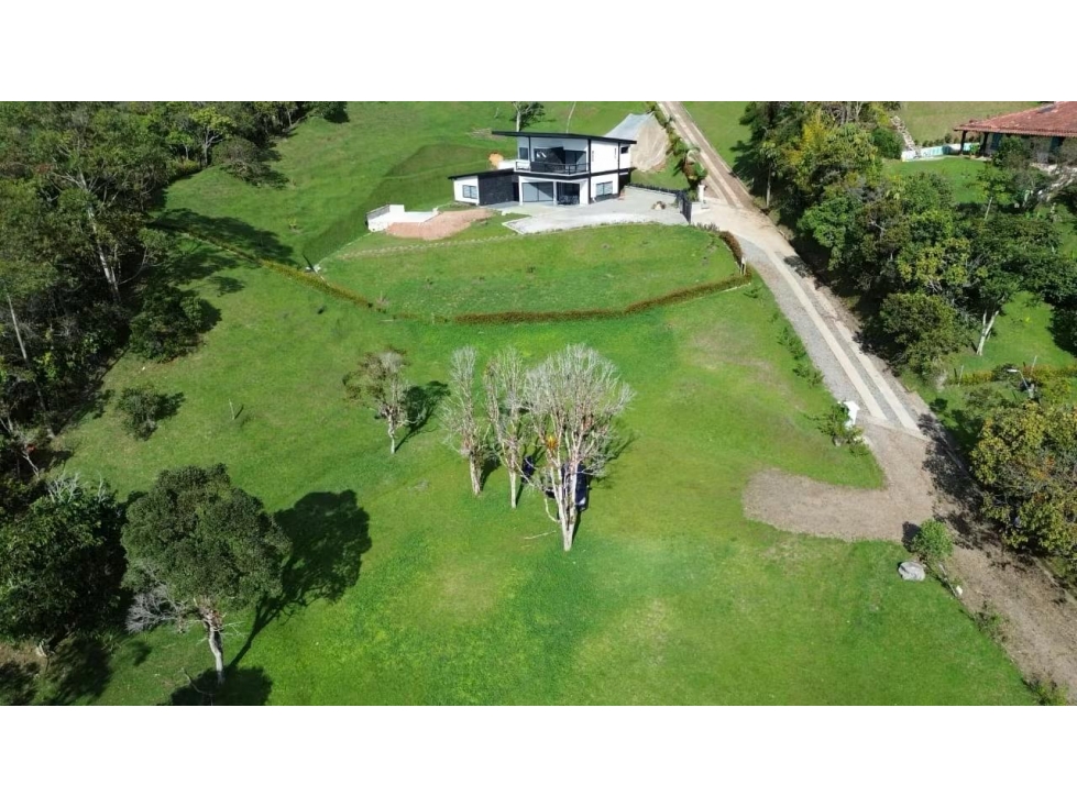 VENTA DE LOTE EN PARCELA GUATAPÉ
