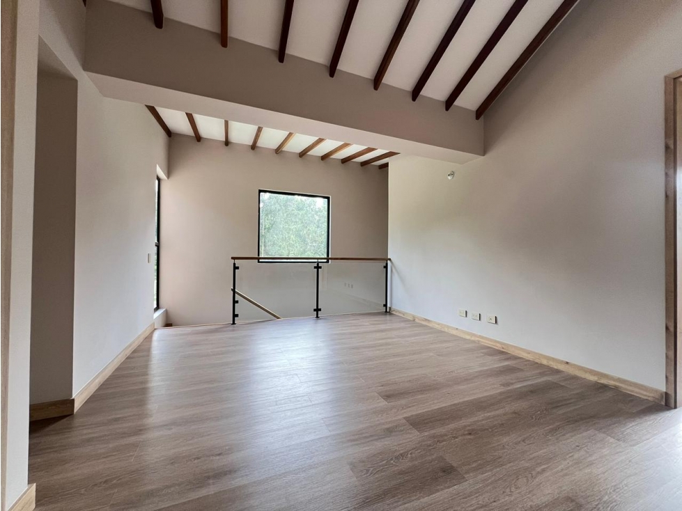 VENTA DE CASA ESQUINERA EN UNIDAD CERRADA DEL RETIRO — foto 6
