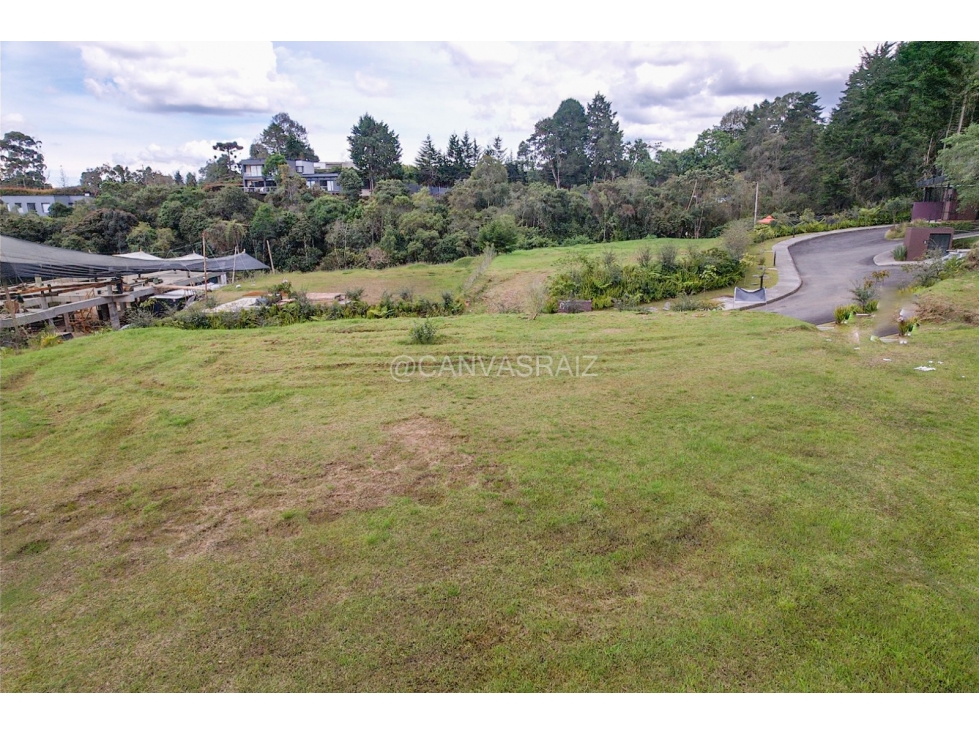 LOTE EN PARCELACIÓN ALTO DE PALMAS