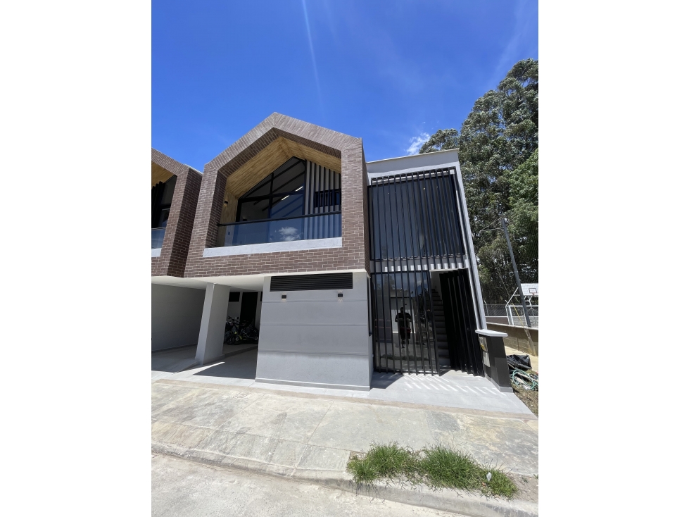 VENTA DE DOS CASAS EN UNIDAD CERRADA EN LA CEJA