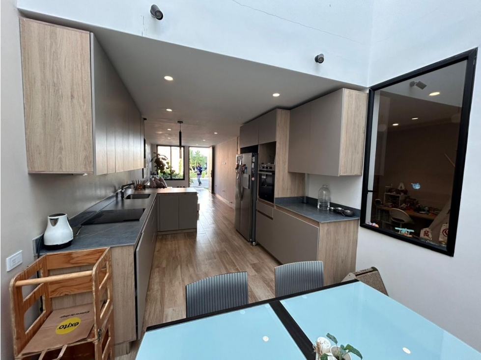 VENTA DE CASA EN UNIDAD CERRADA LA CEJA