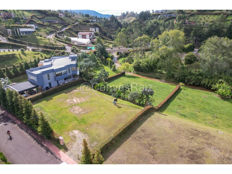 LOTE EN PARCELACIÓN EN EL RETIRO