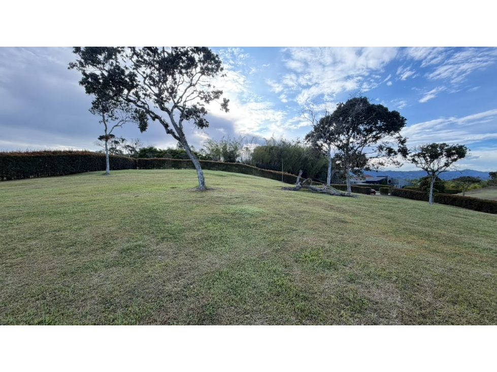 EN VENTA - LOTE EN PARCELACIÓN DETRÁS DEL CLUB DE LLANOGRANDE — foto 2